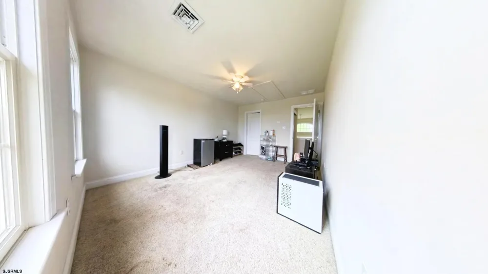 203 Cynwyd Dr Absecon, NJ 08201