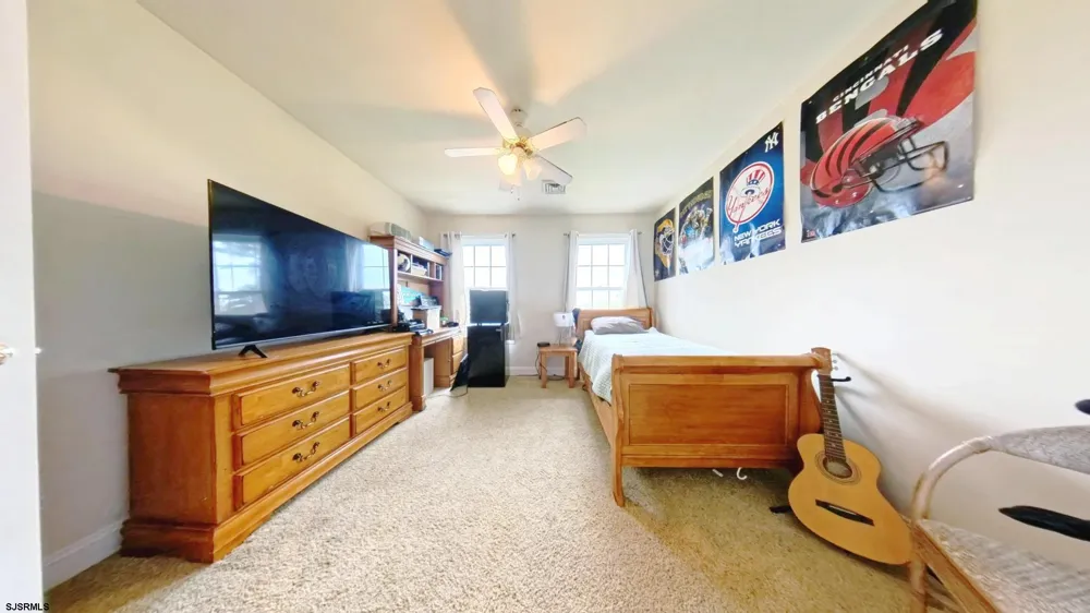 203 Cynwyd Dr Absecon, NJ 08201