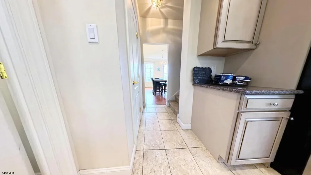203 Cynwyd Dr Absecon, NJ 08201