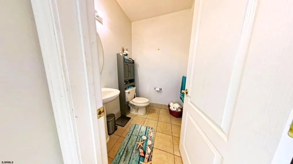 203 Cynwyd Dr Absecon, NJ 08201