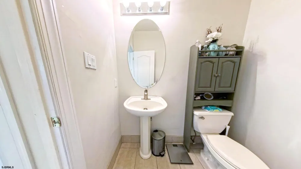 203 Cynwyd Dr Absecon, NJ 08201
