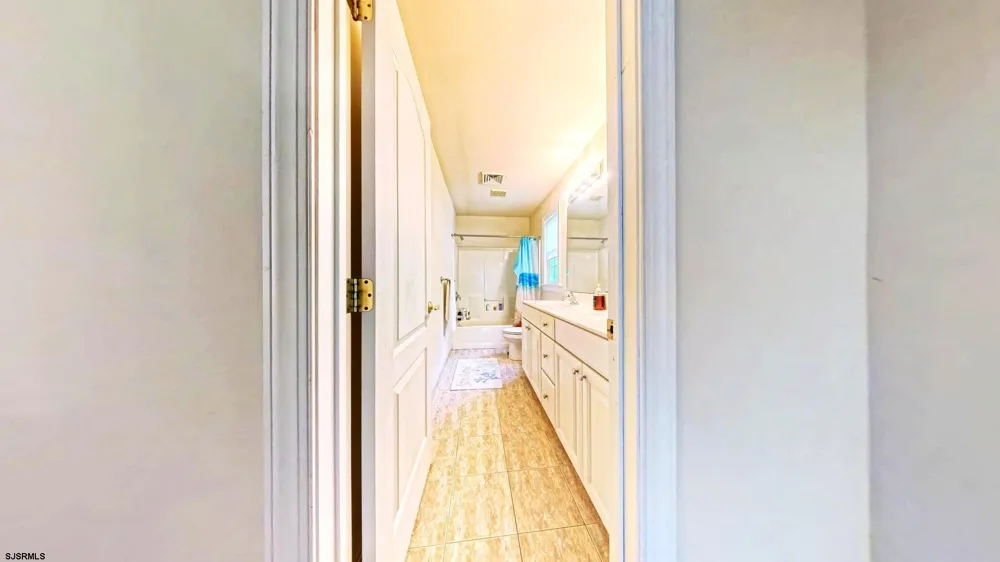 203 Cynwyd Dr Absecon, NJ 08201