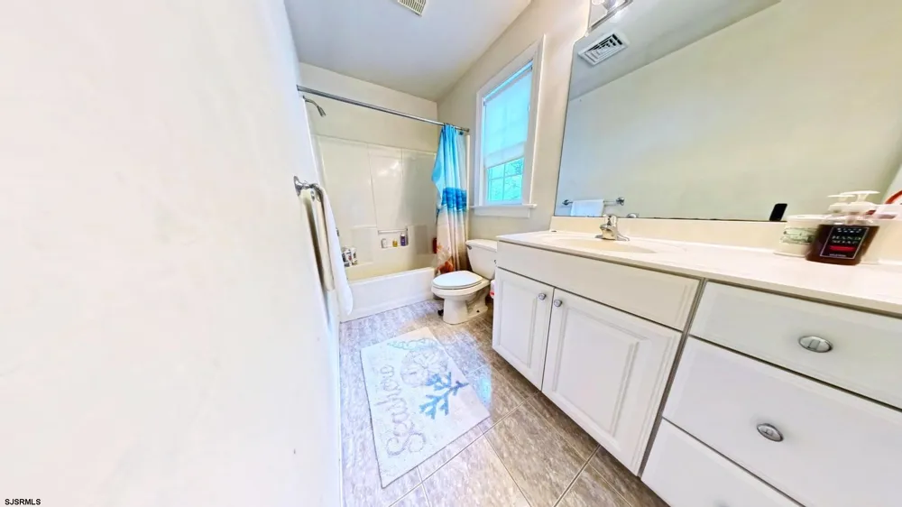 203 Cynwyd Dr Absecon, NJ 08201