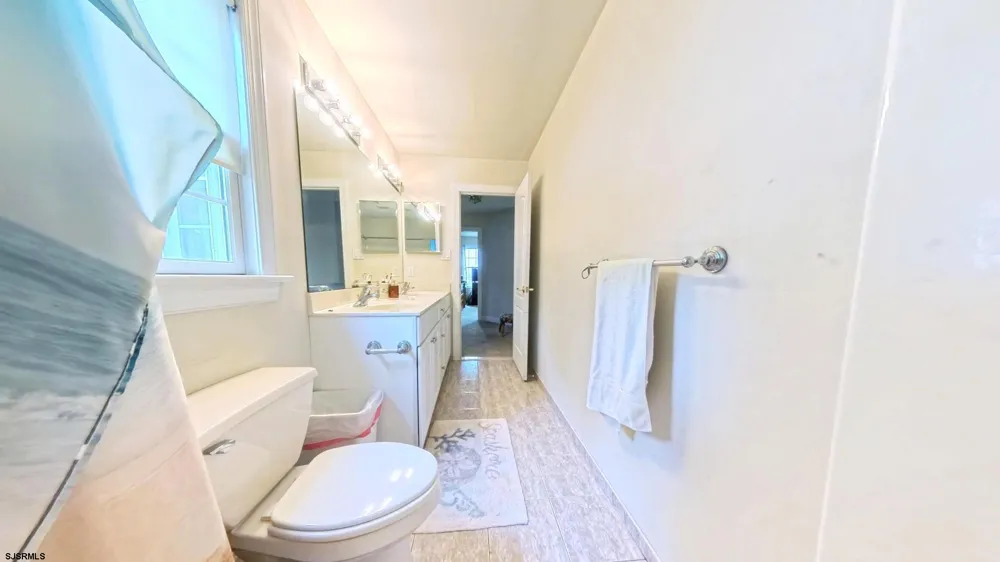 203 Cynwyd Dr Absecon, NJ 08201