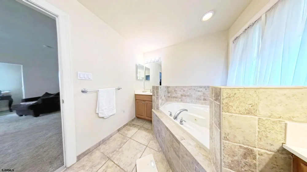 203 Cynwyd Dr Absecon, NJ 08201