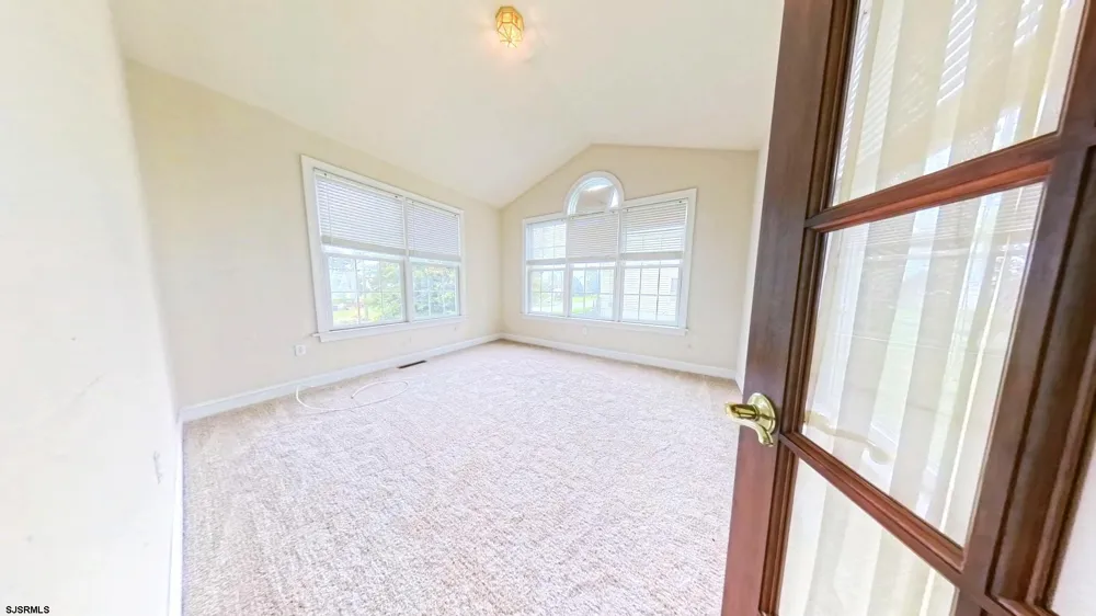 203 Cynwyd Dr Absecon, NJ 08201