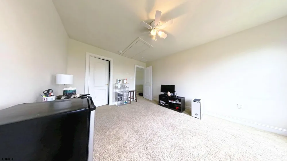 203 Cynwyd Dr Absecon, NJ 08201