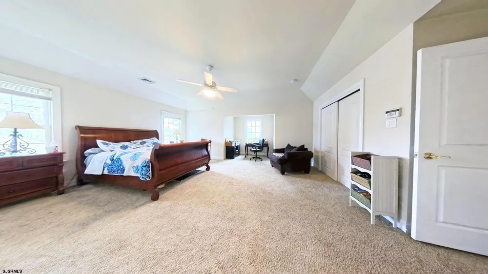 203 Cynwyd Dr Absecon, NJ 08201