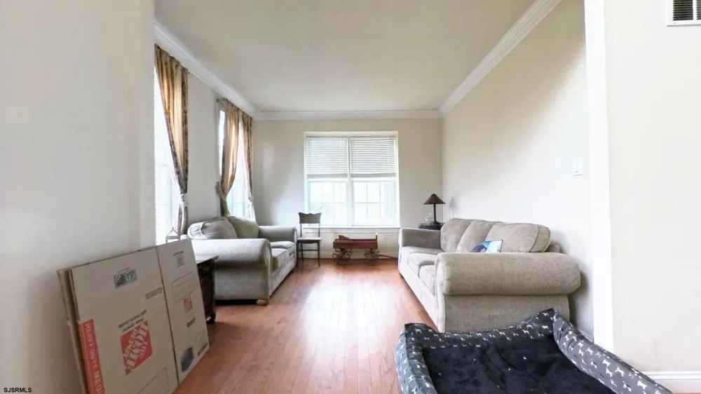 203 Cynwyd Dr Absecon, NJ 08201