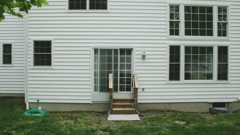 203 Cynwyd Dr Absecon, NJ 08201