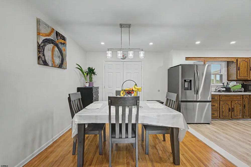 125 Meadowview Ave Absecon, NJ 08201