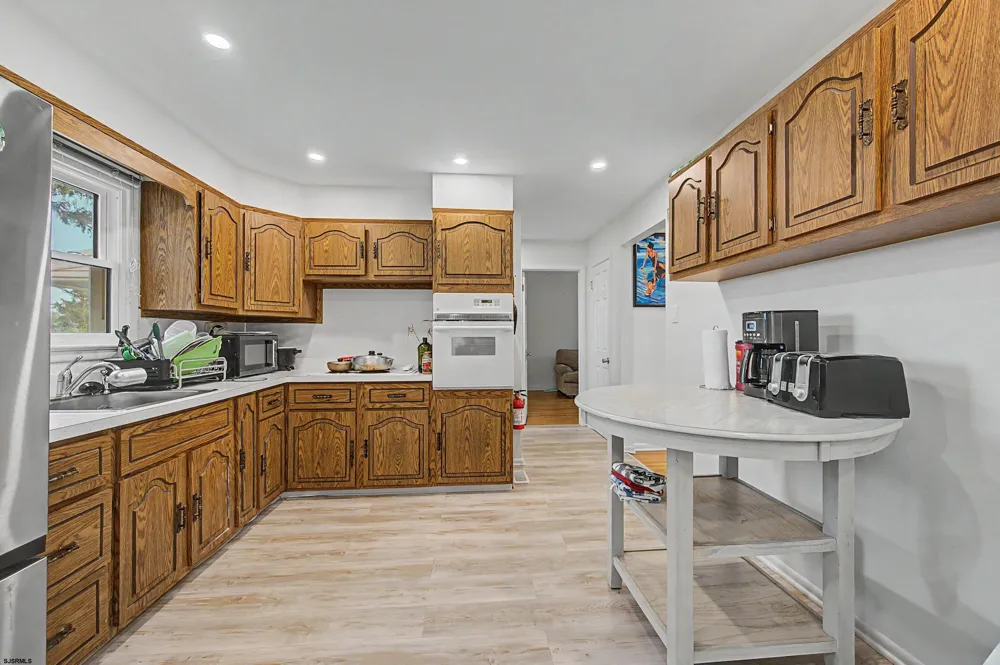 125 Meadowview Ave Absecon, NJ 08201