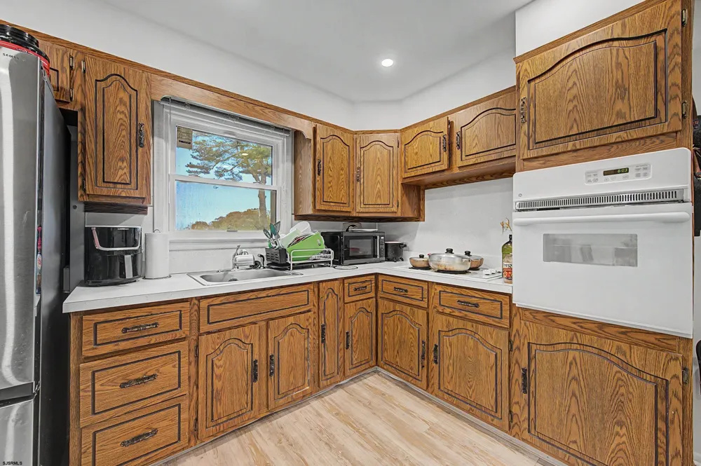 125 Meadowview Ave Absecon, NJ 08201