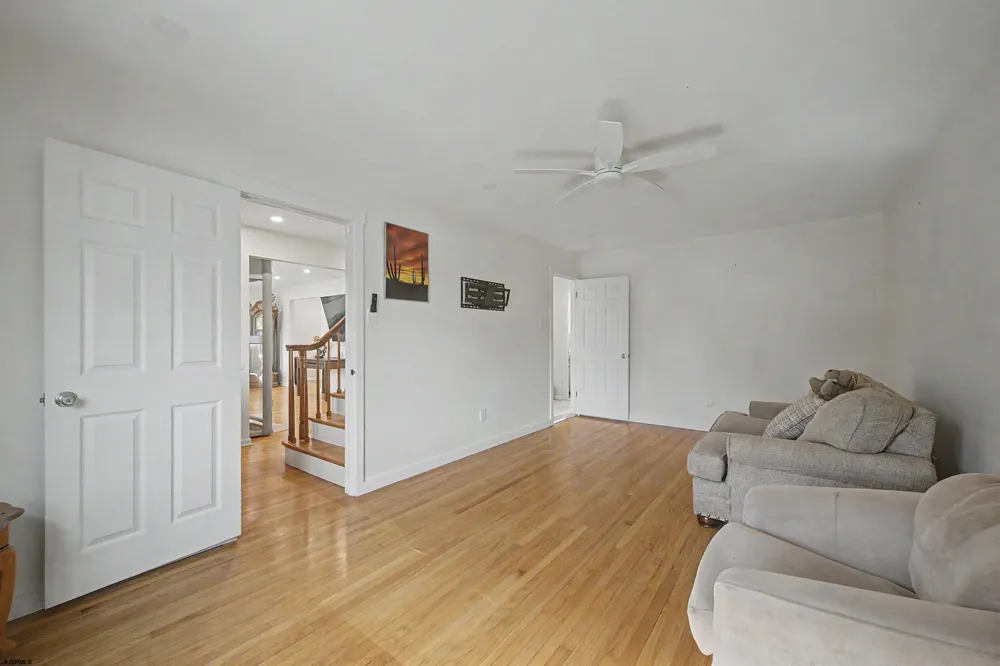 125 Meadowview Ave Absecon, NJ 08201