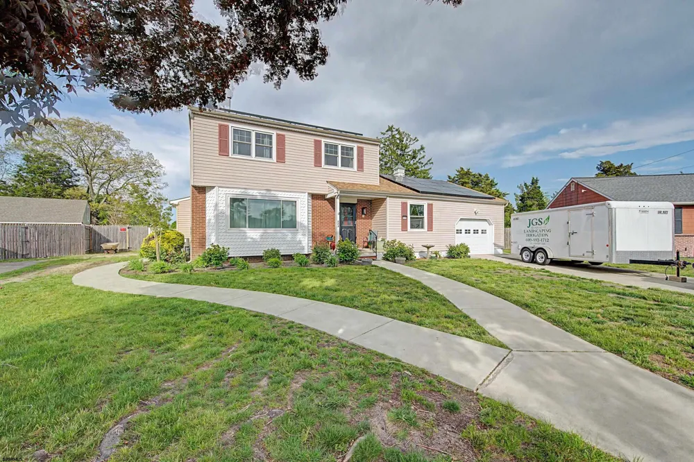 125 Meadowview Ave Absecon, NJ 08201
