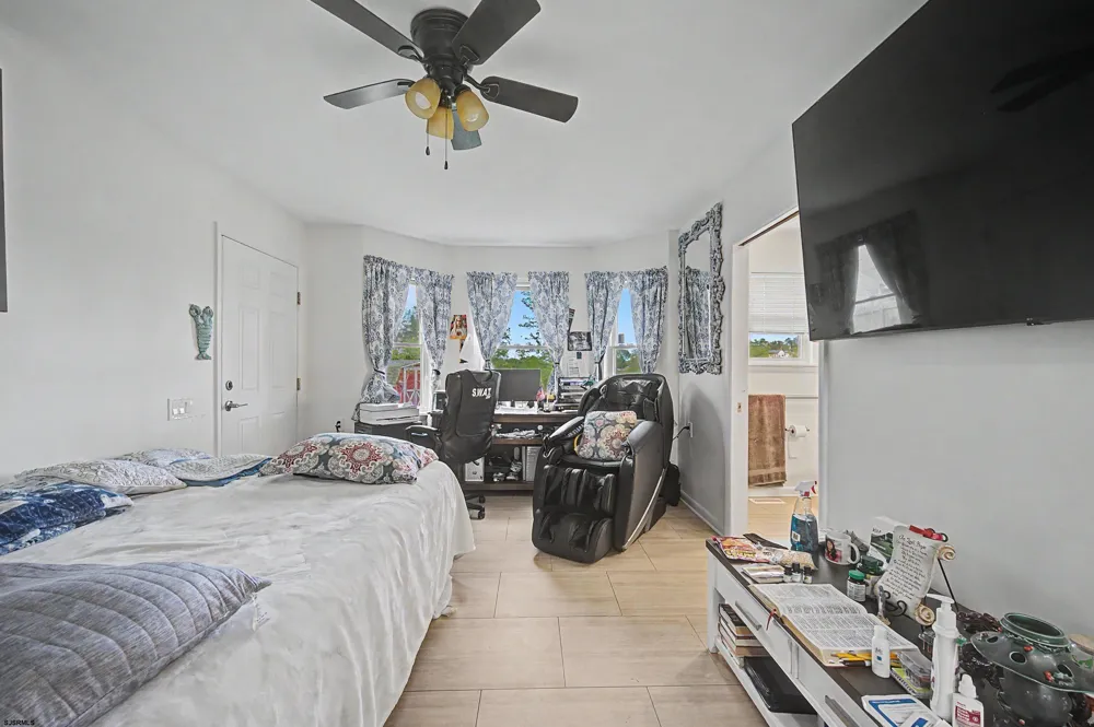 125 Meadowview Ave Absecon, NJ 08201