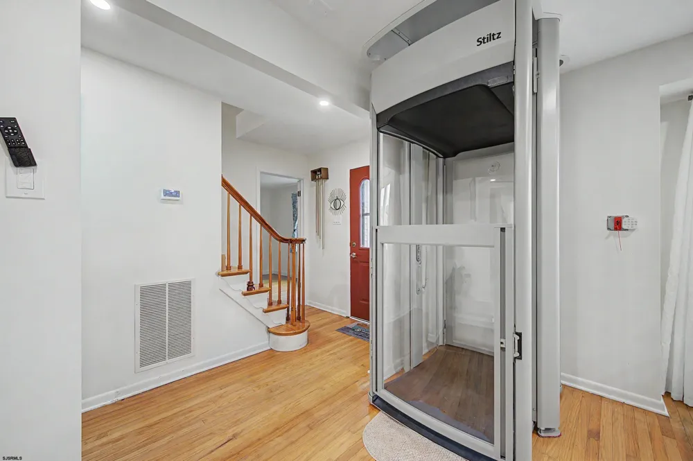 125 Meadowview Ave Absecon, NJ 08201