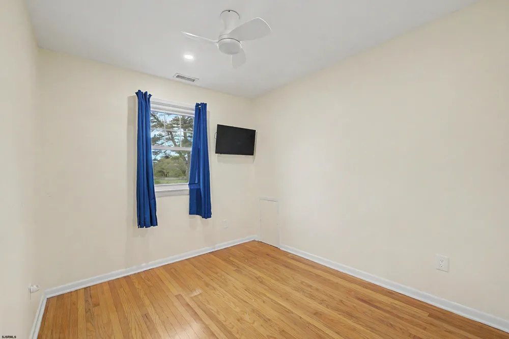 125 Meadowview Ave Absecon, NJ 08201