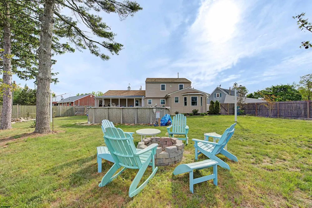 125 Meadowview Ave Absecon, NJ 08201