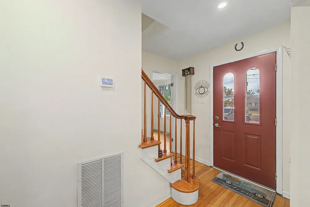 125 Meadowview Ave Absecon, NJ 08201