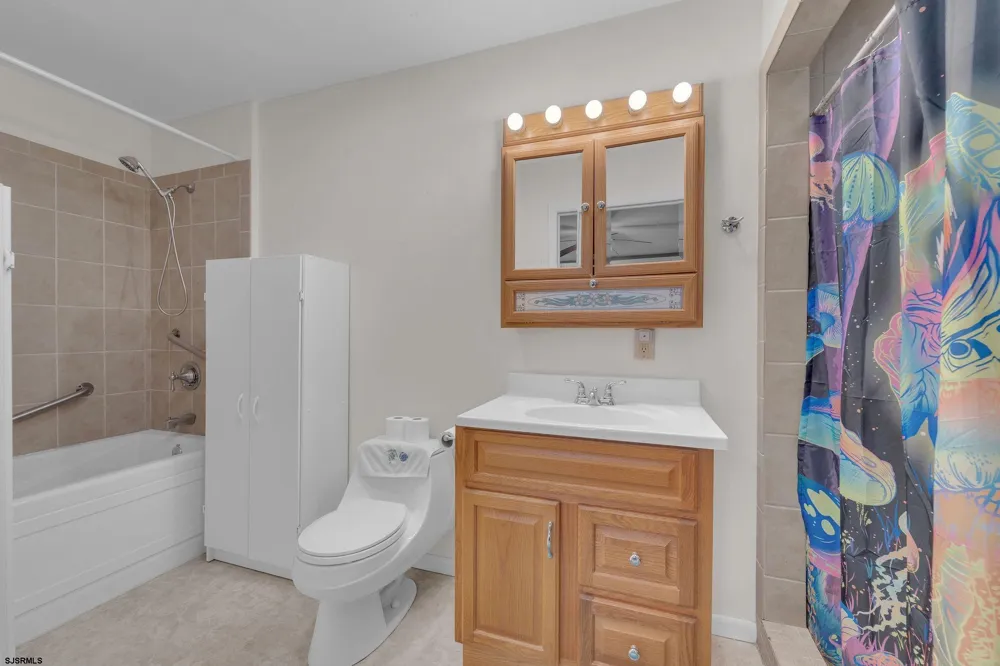 110 south 10th street Del Haven, NJ 08251