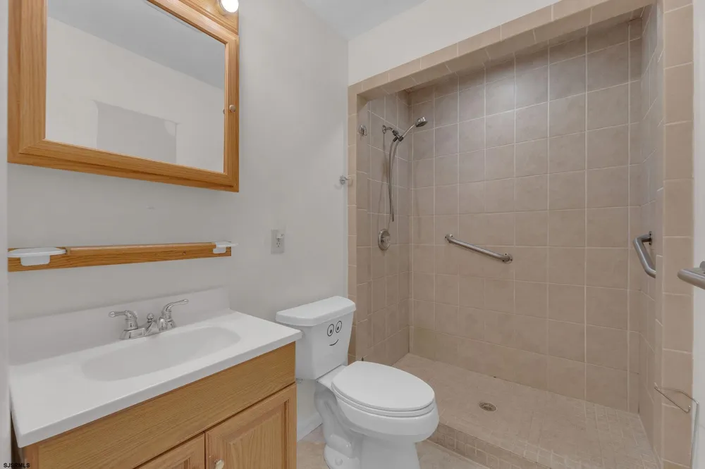110 south 10th street Del Haven, NJ 08251