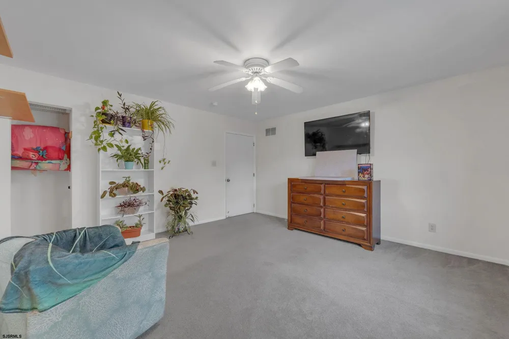 110 south 10th street Del Haven, NJ 08251