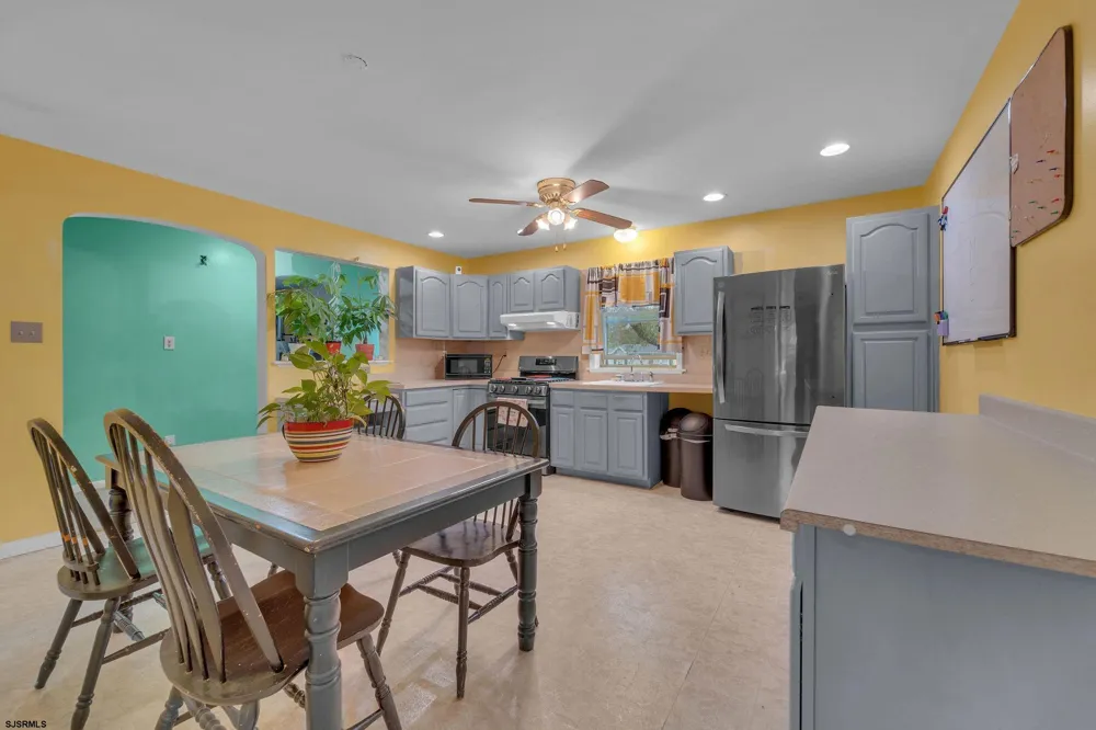110 south 10th street Del Haven, NJ 08251