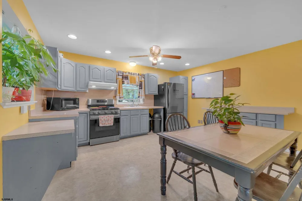 110 south 10th street Del Haven, NJ 08251