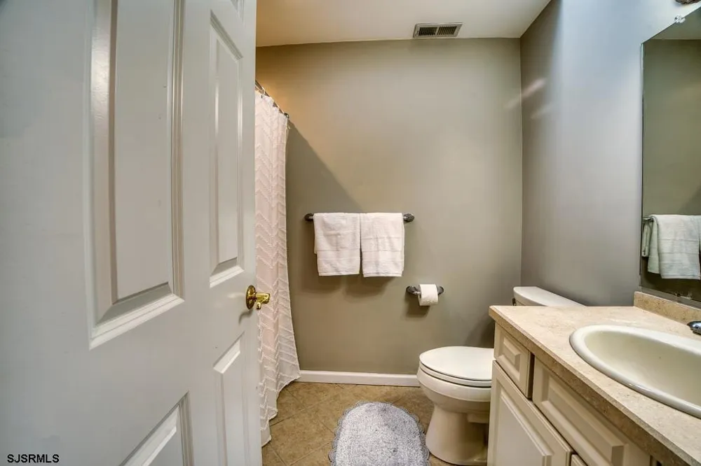 2431 6th Ave Hammonton, NJ 08037