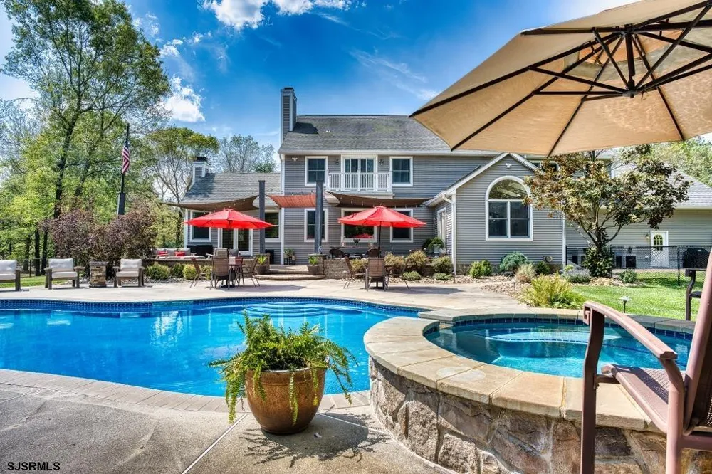2431 6th Ave Hammonton, NJ 08037