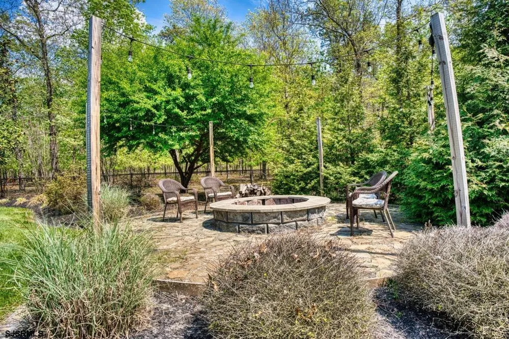 2431 6th Ave Hammonton, NJ 08037