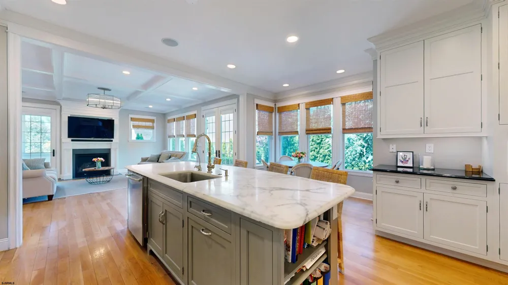 7 Delmar Ave Linwood, NJ 08221
