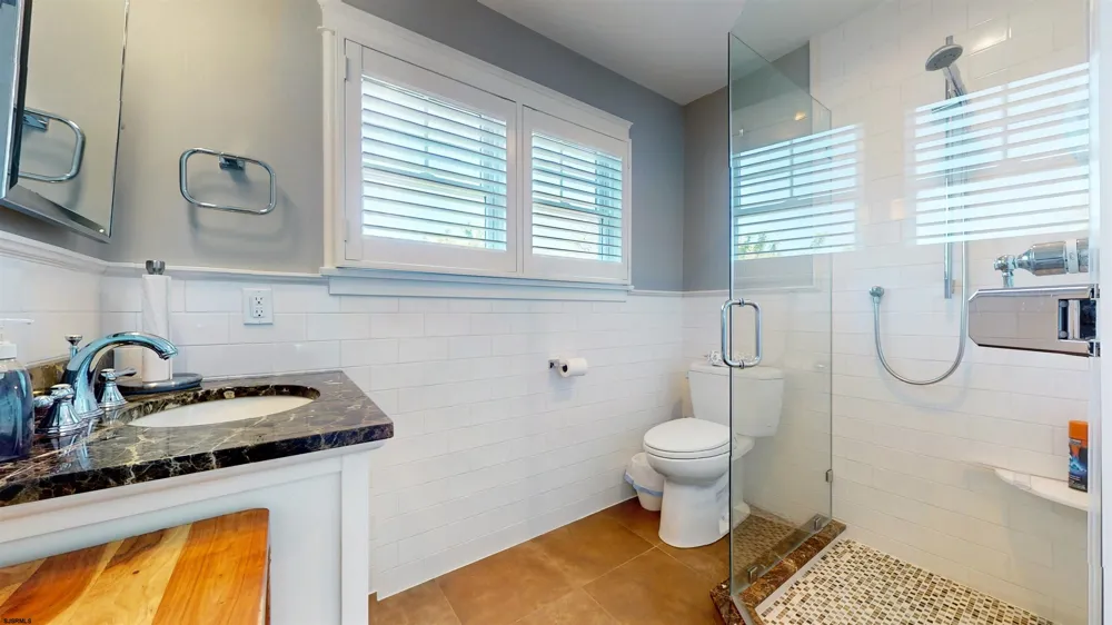 7 Delmar Ave Linwood, NJ 08221