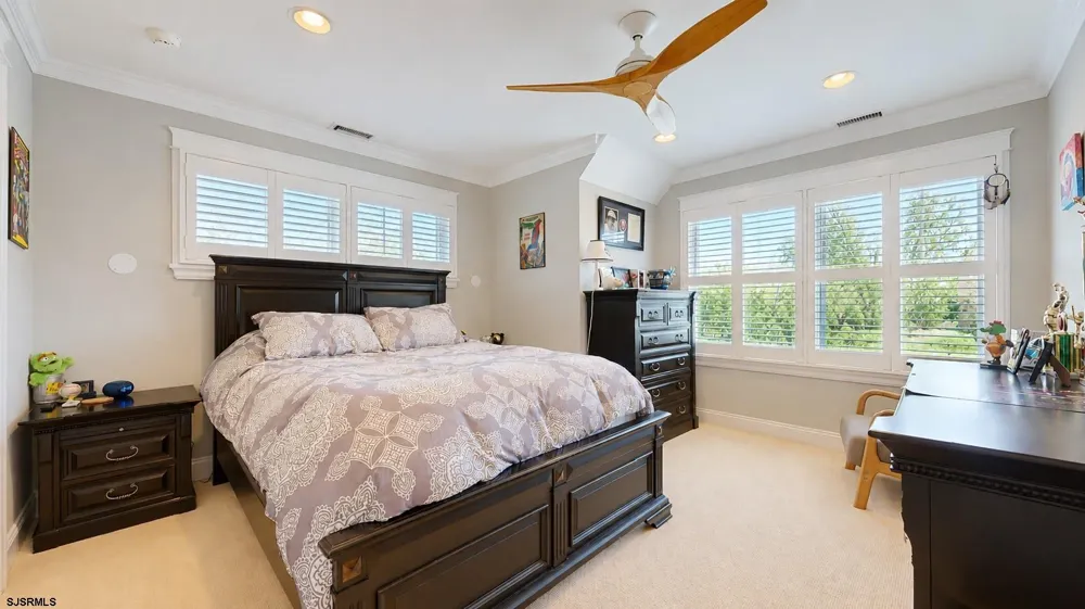 7 Delmar Ave Linwood, NJ 08221