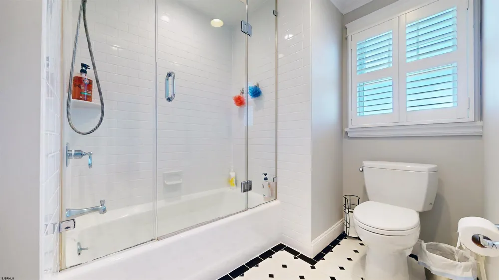 7 Delmar Ave Linwood, NJ 08221