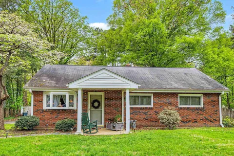 212 Dobson Ln