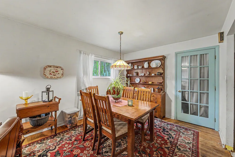 212 Dobson Ln Cherry Hill, NJ 08003