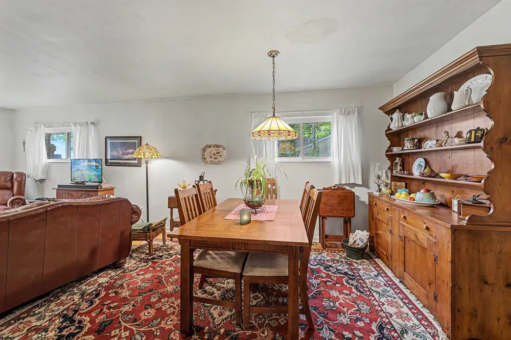 212 Dobson Ln Cherry Hill, NJ 08003
