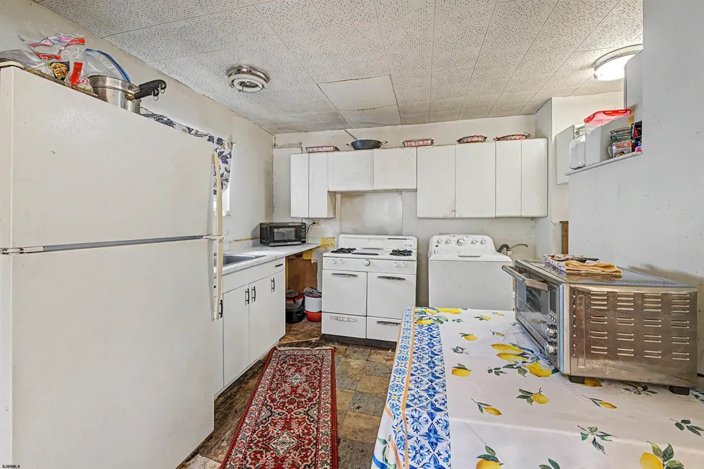 212 Dobson Ln Cherry Hill, NJ 08003