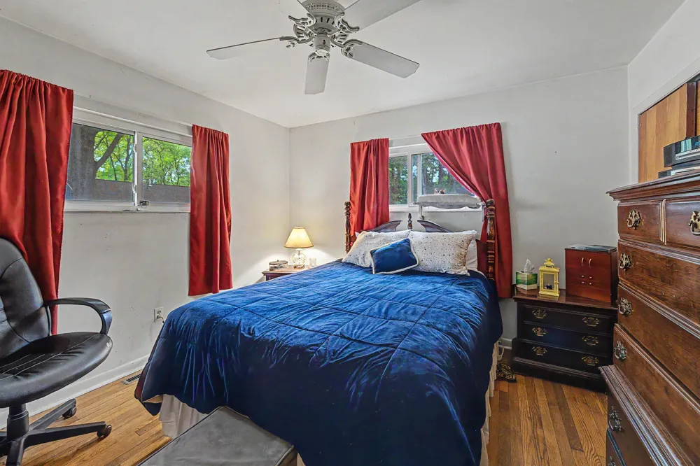 212 Dobson Ln Cherry Hill, NJ 08003