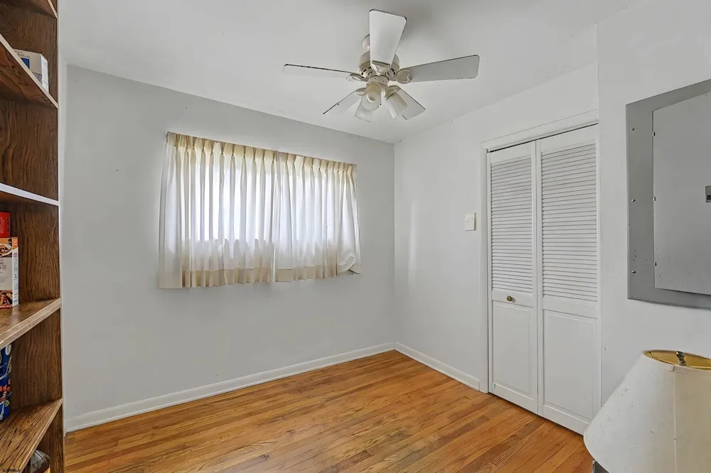 212 Dobson Ln Cherry Hill, NJ 08003