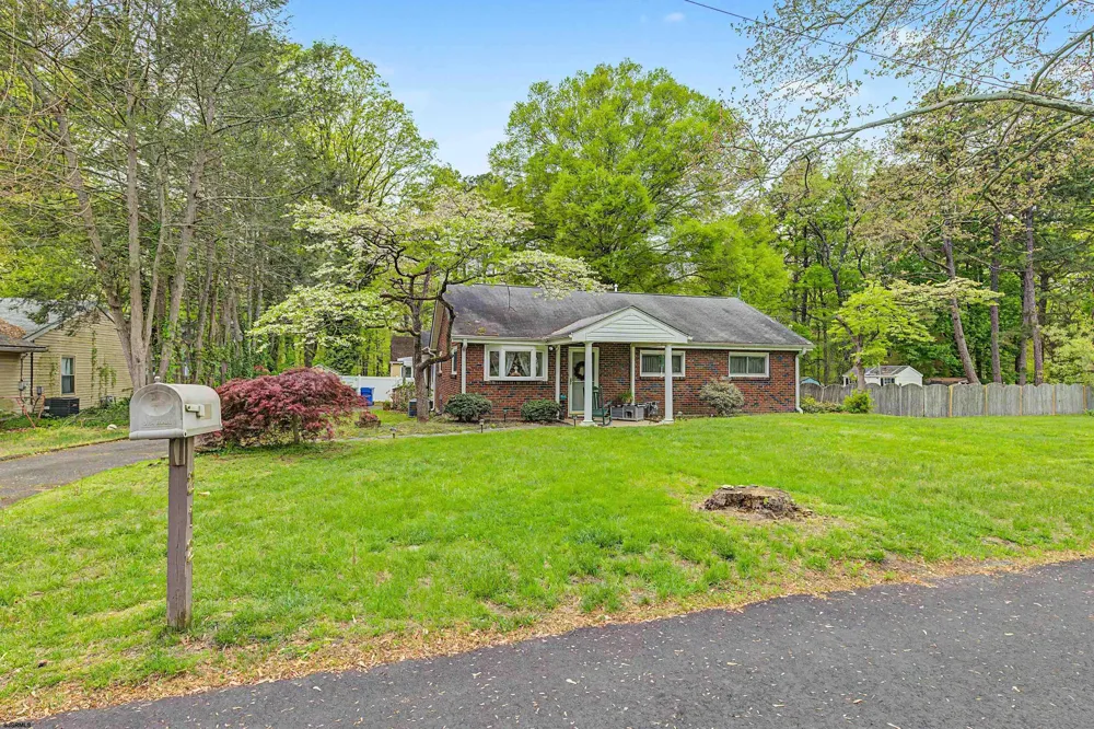 212 Dobson Ln Cherry Hill, NJ 08003