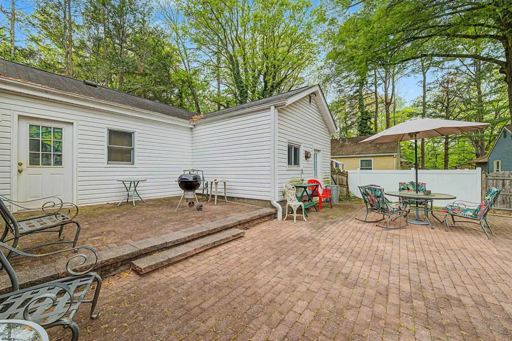 212 Dobson Ln Cherry Hill, NJ 08003