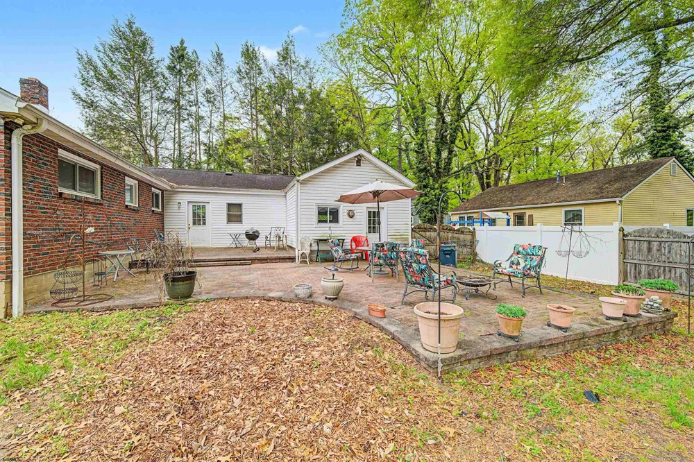 212 Dobson Ln Cherry Hill, NJ 08003