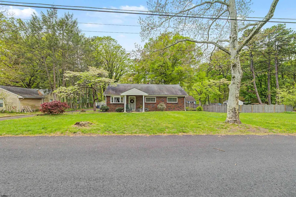 212 Dobson Ln Cherry Hill, NJ 08003