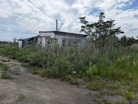 323 E Bayview Ave