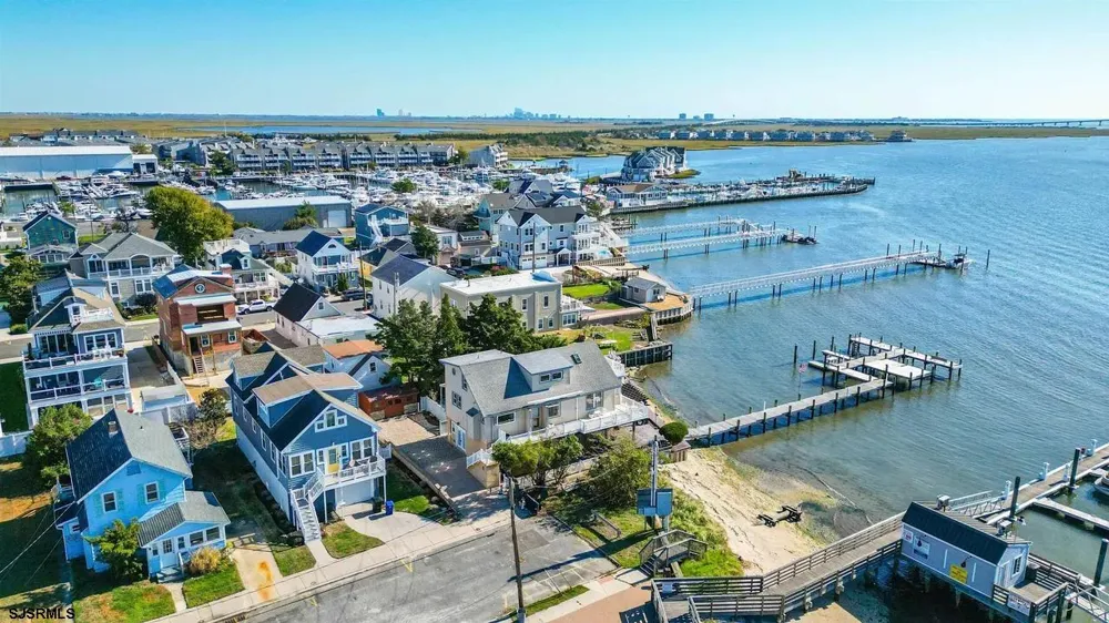 127 Higbee Ave Somers Point, NJ 08244