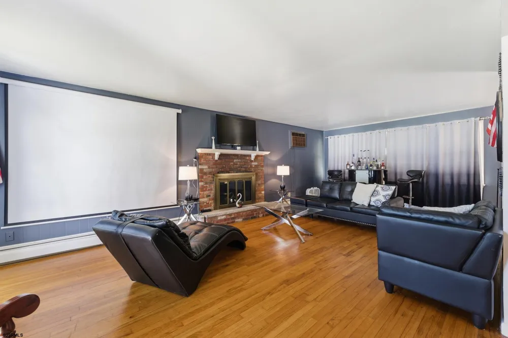 6515 Rundle Ave Mays Landing, NJ 08330