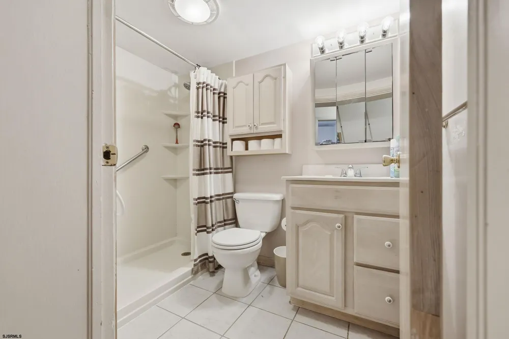 1917 west Ave Linwood, NJ 08221